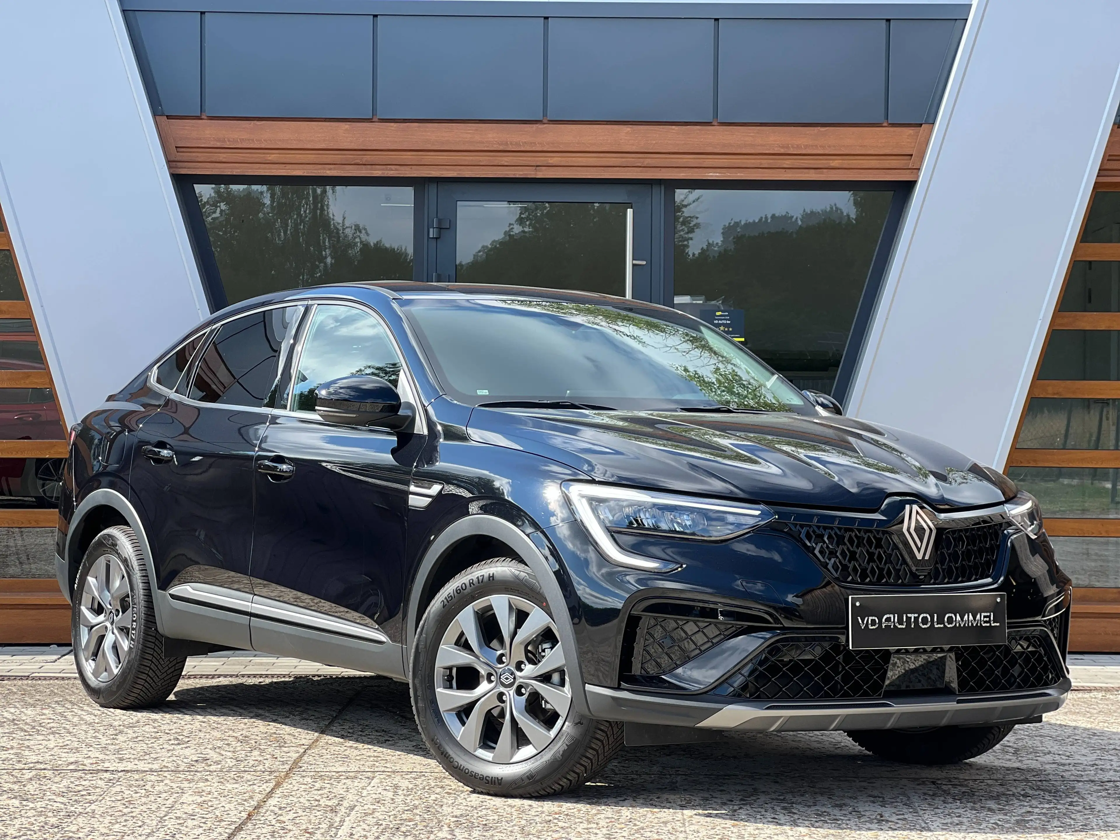 Renault Arkana 1.3Tce - AUTOMAAT/ LED/ ADAPTIVE/ CAMERA/ STUURVERW./ 5700KM/ 5 JAAR GARANTIE