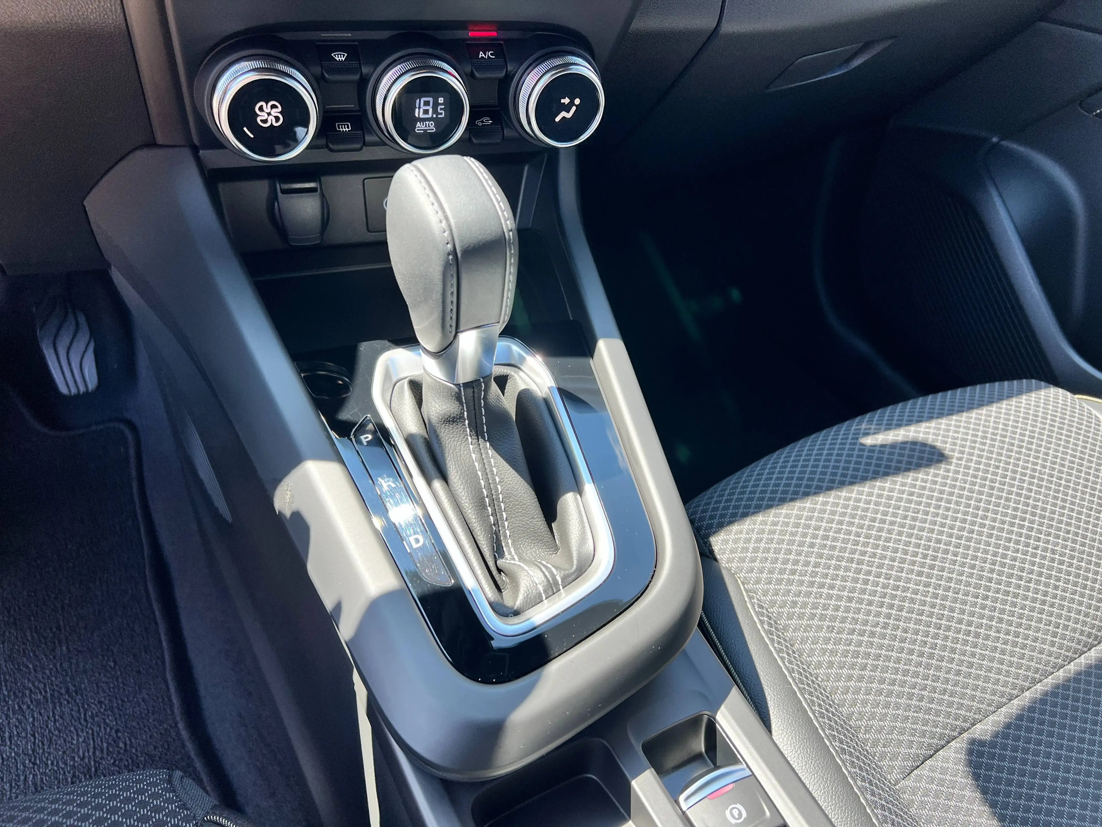 Renault Arkana 1.3Tce - AUTOMAAT/ LED/ ADAPTIVE/ CAMERA/ STUURVERW./ 5700KM/ 5 JAAR GARANTIE — photo 14