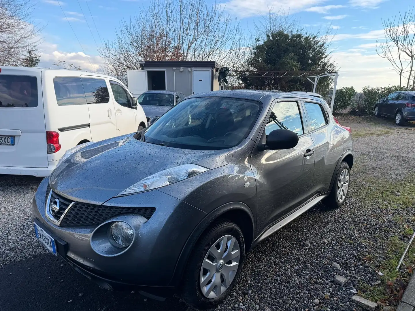 Nissan Juke 1.6 Acenta eco Gpl Grau - 1