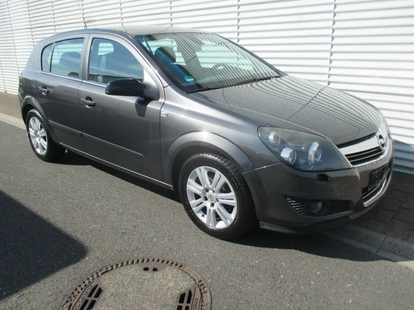 Opel Astra H Lim. Innovation "110 Jahre" Gris - 1