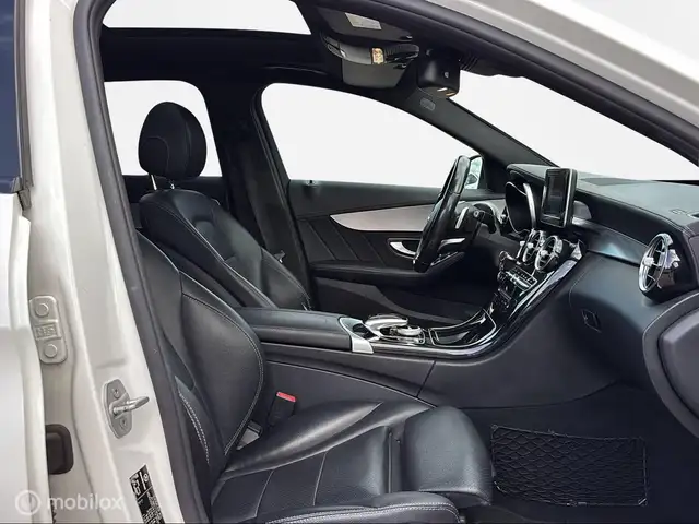 Mercedes-Benz C-Class view 9