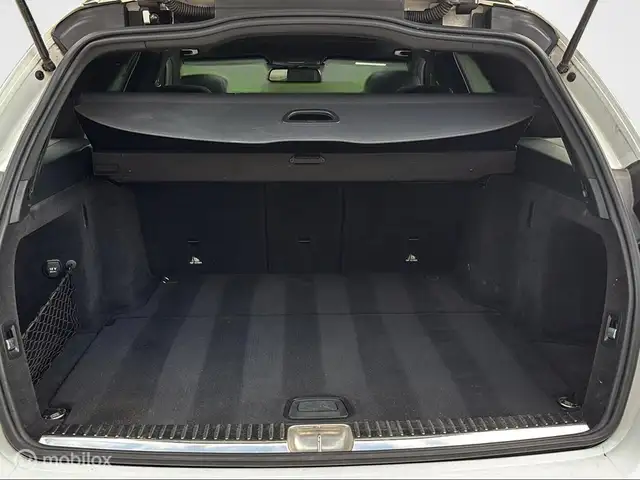Mercedes-Benz C-Class view 14