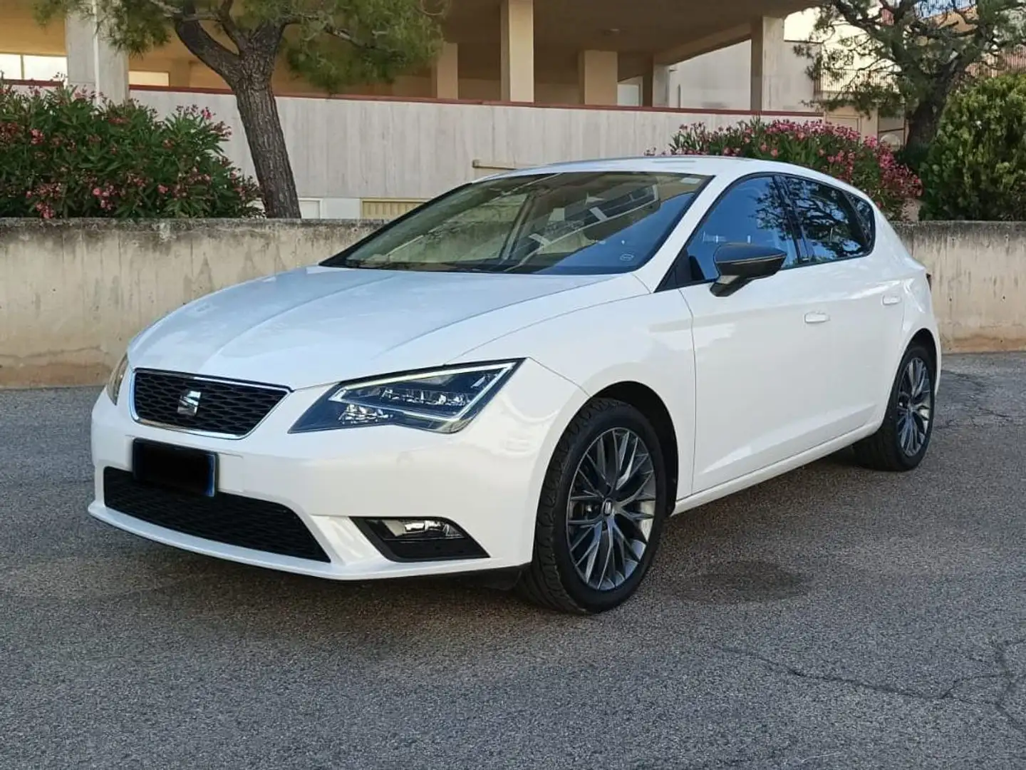 SEAT Leon Leon III 2013 5p 1.4 tgi Connect s Bianco - 1