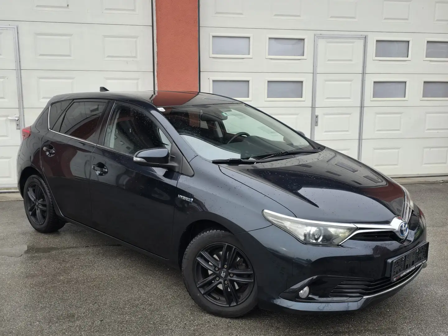 Toyota Auris Auris 1,8 VVT-i Hybrid *1.Besitz* *Pickerl NEU* Schwarz - 2