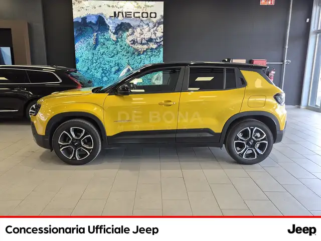 Jeep Avenger view 2