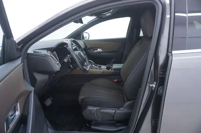 DS Automobiles DS 7 Crossback view 10