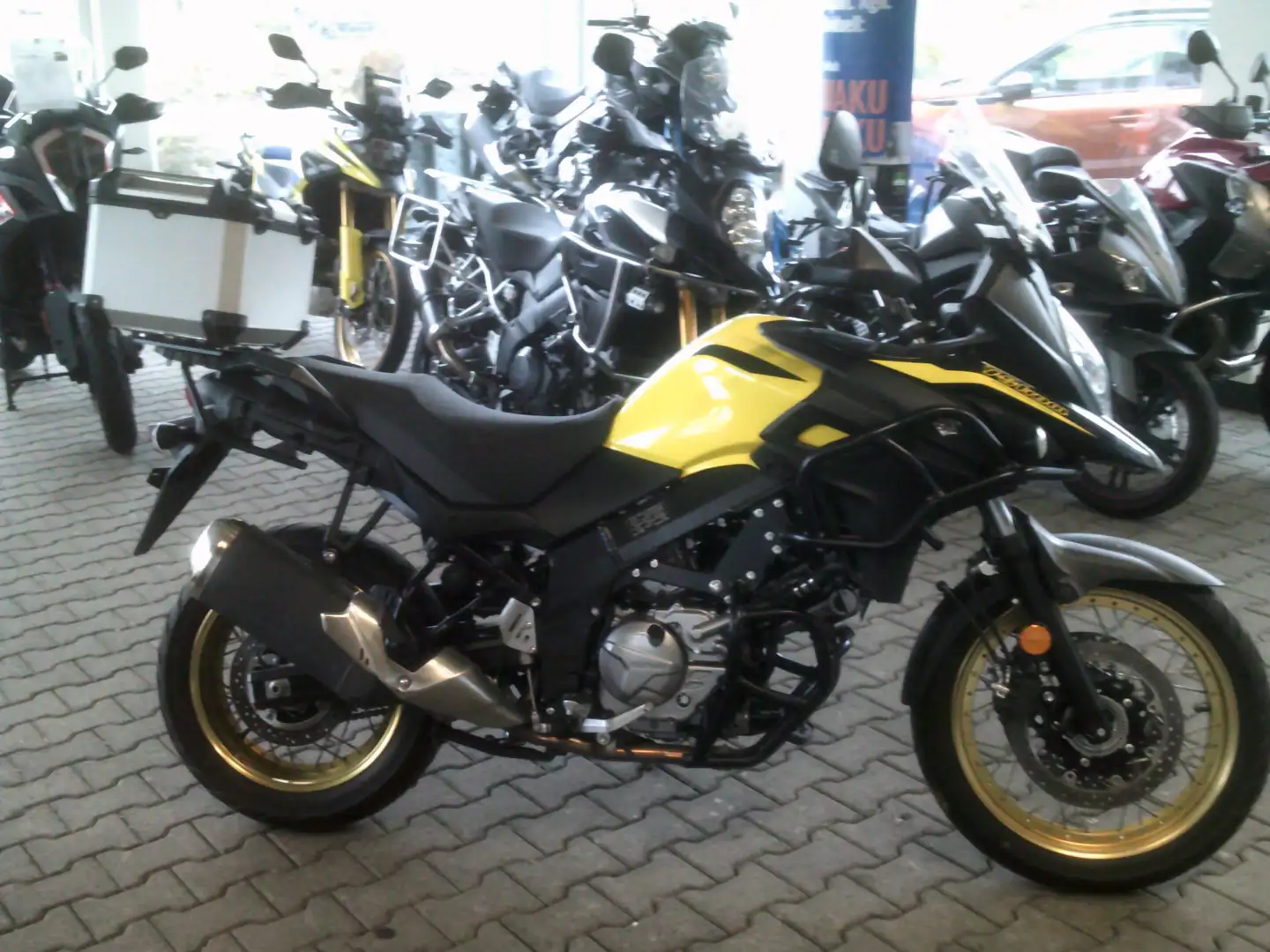 Suzuki V-Strom 650 XT Sarı - 1