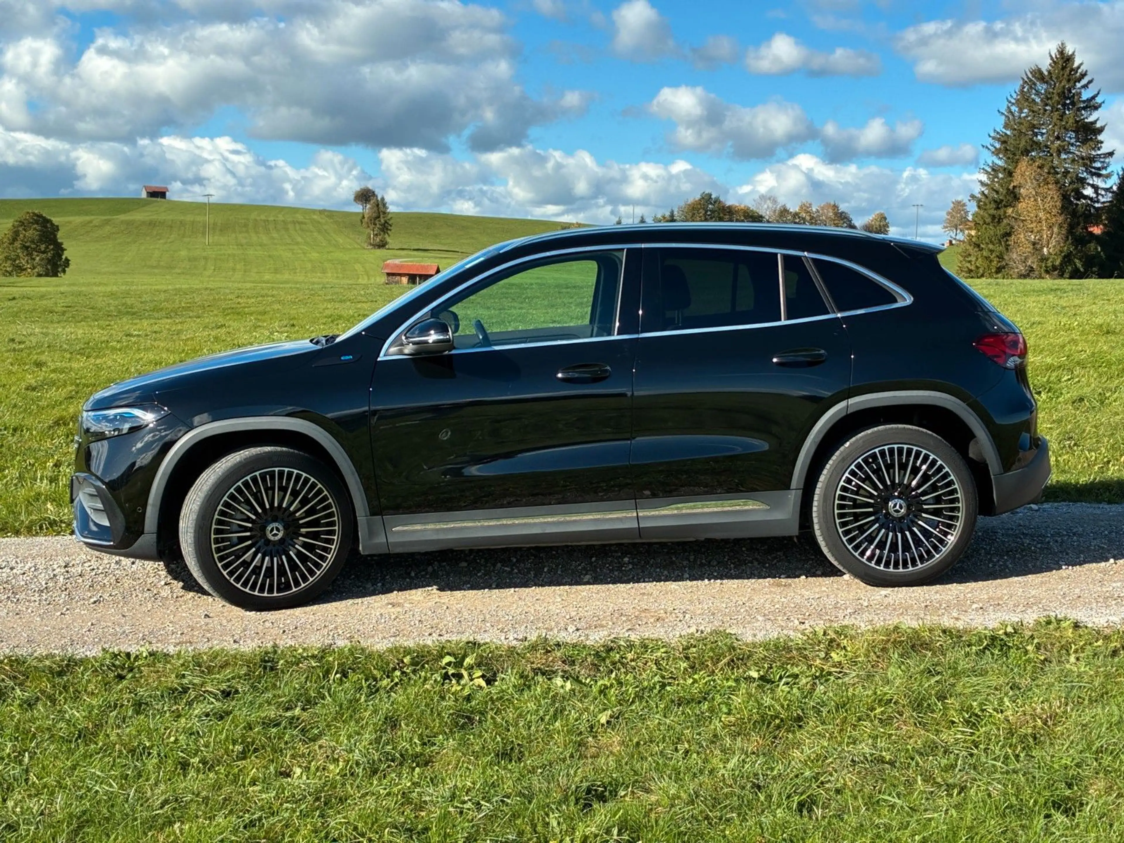 Mercedes-Benz EQA EQA 250 *Navi*RFK*AMG Line* — photo 4