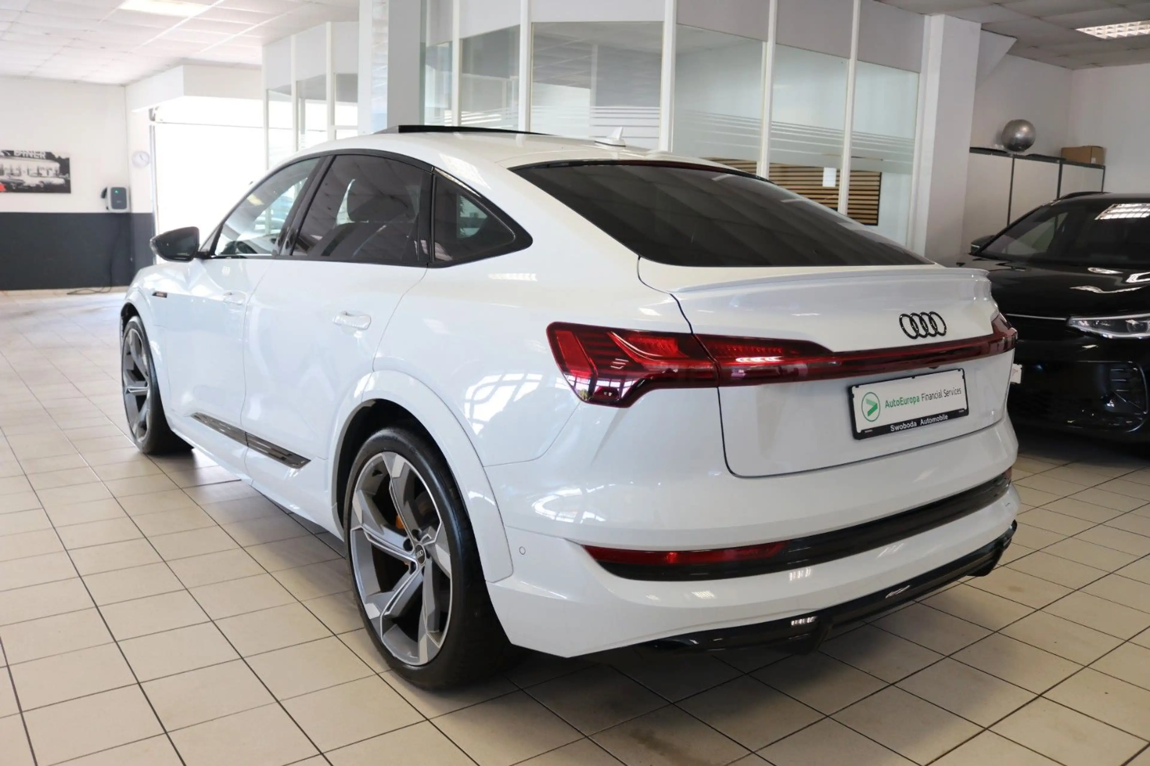 Audi e-tron SB-S Pano Luft 360° HUD B&O Matrix 95% — photo 10