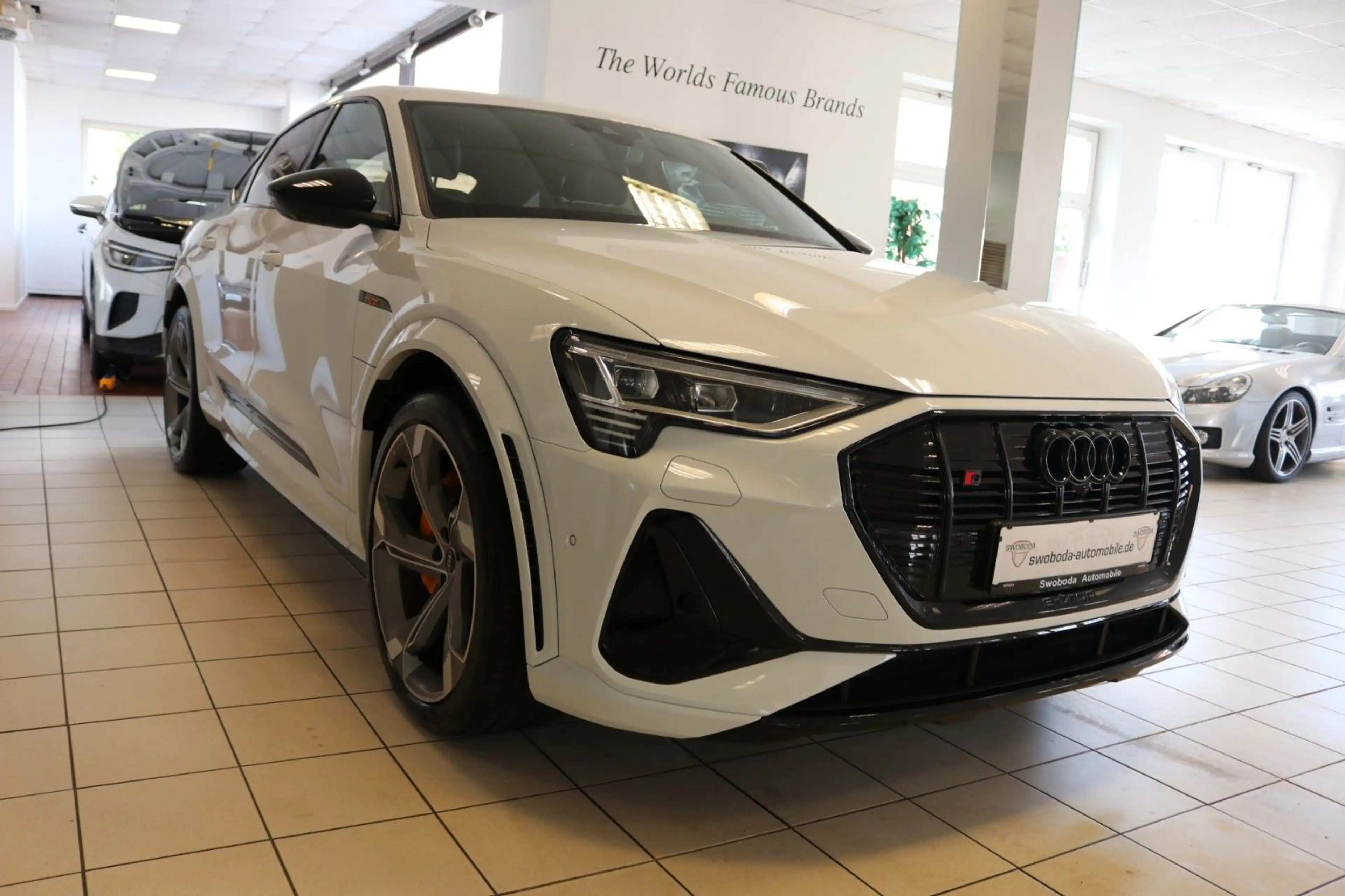 Audi e-tron SB-S Pano Luft 360° HUD B&O Matrix 95% — photo 11