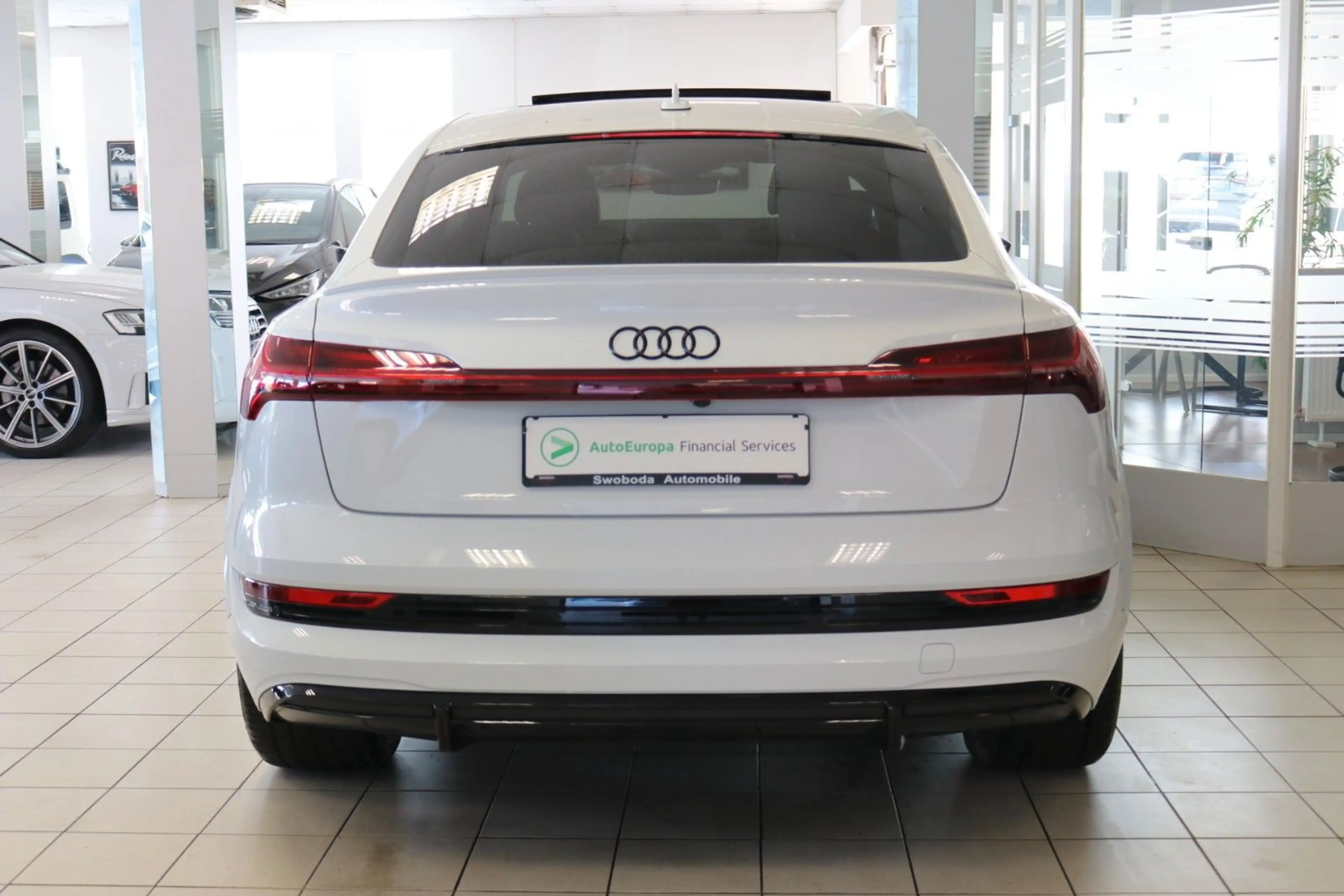 Audi e-tron SB-S Pano Luft 360° HUD B&O Matrix 95% — photo 6