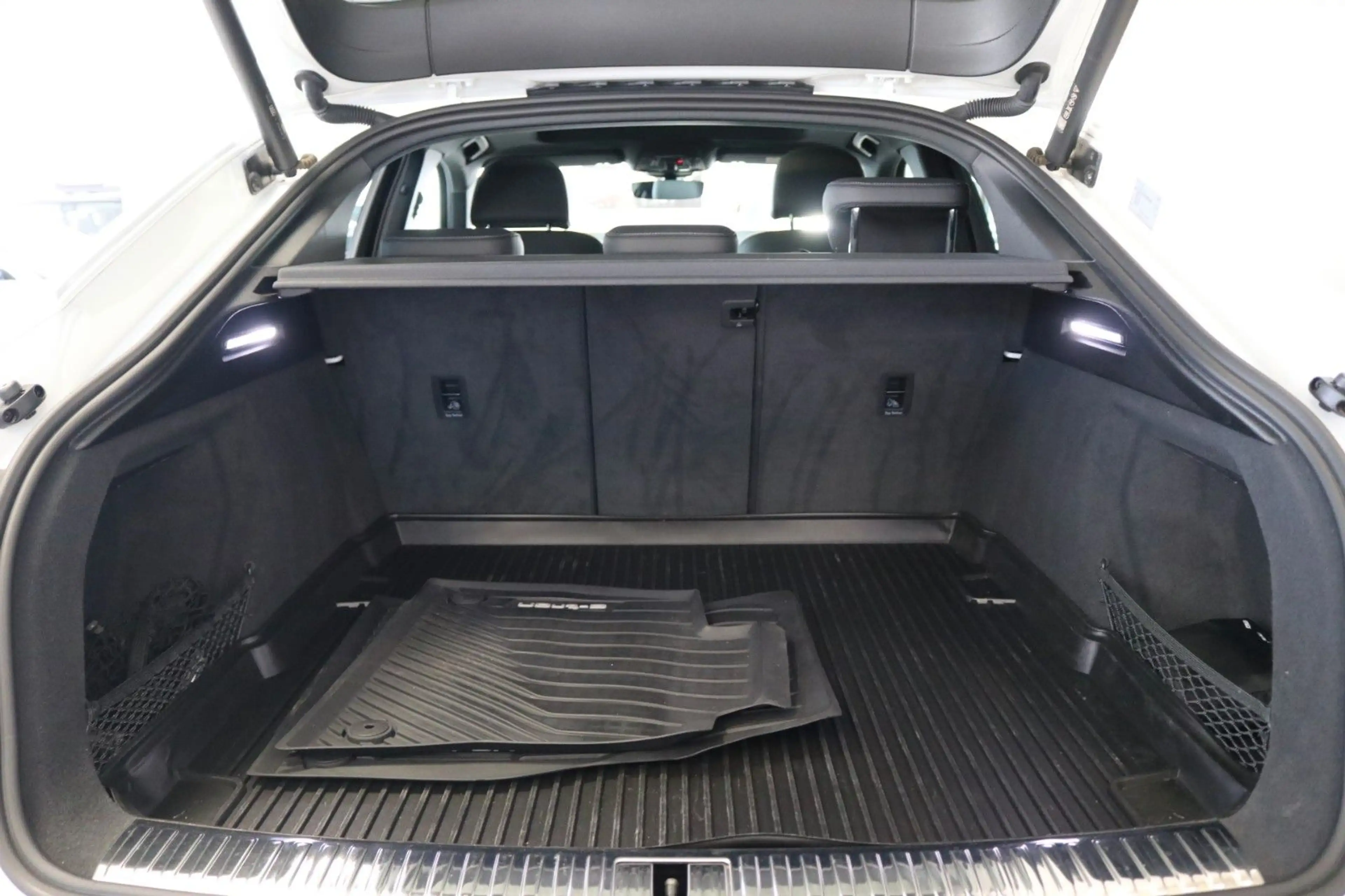 Audi e-tron SB-S Pano Luft 360° HUD B&O Matrix 95% — photo 8