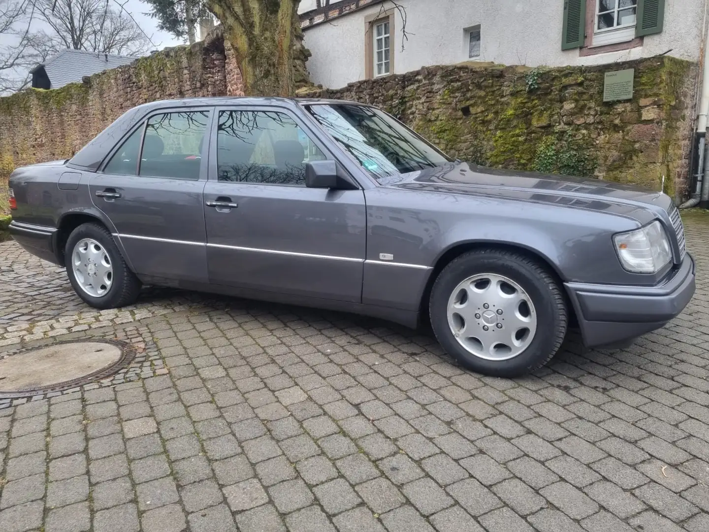 Mercedes-Benz 220 W 124 Gris - 2