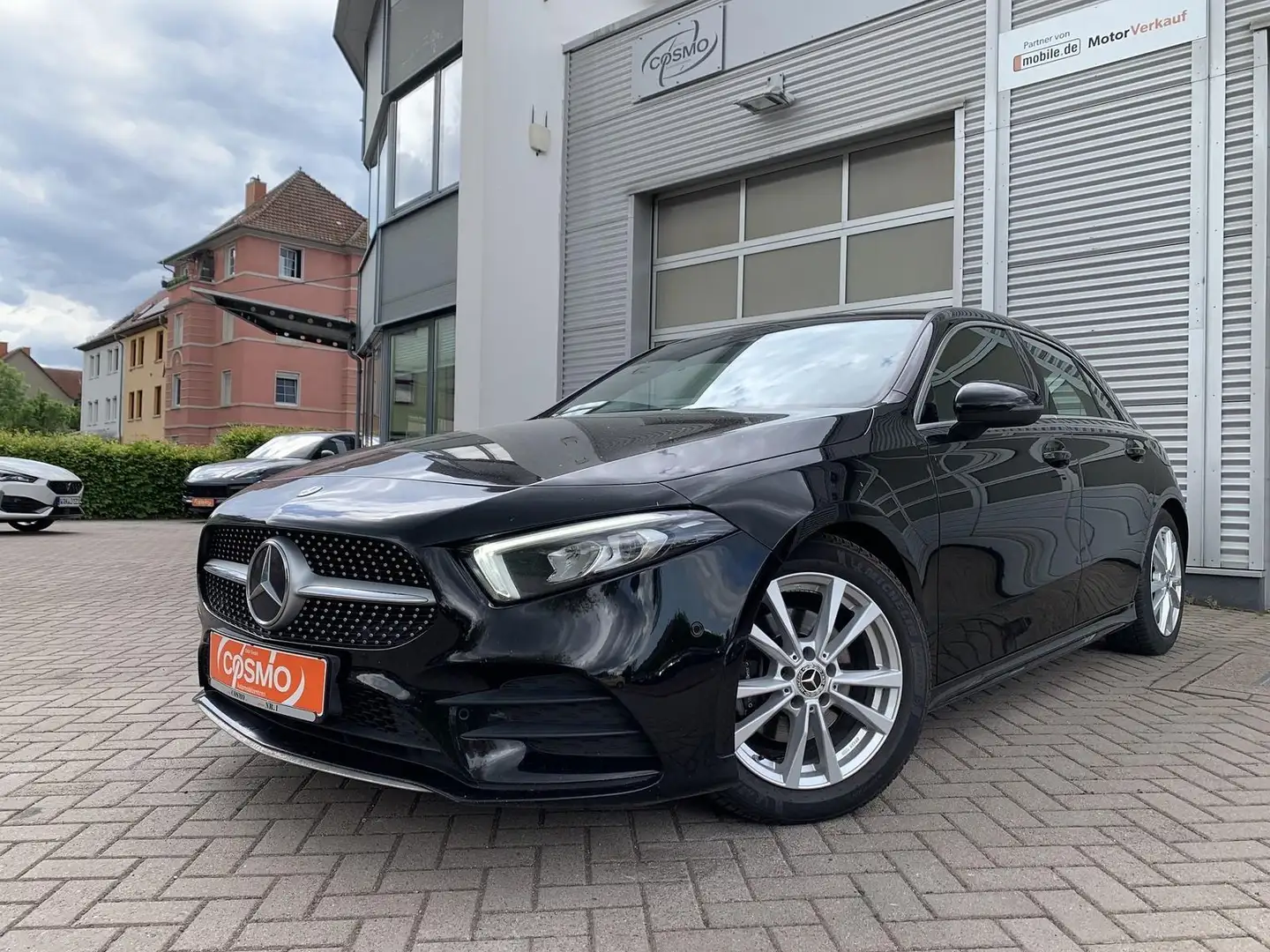 Mercedes-Benz A 200 A200d AMG-Line AHK+LED+Navi+Sitzhzg+Kamera Schwarz - 1