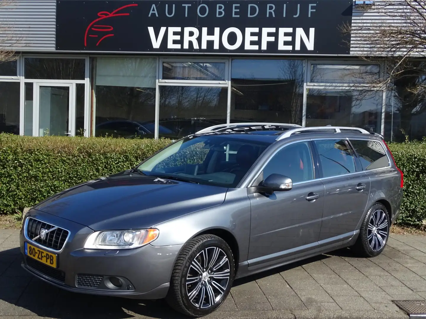 Volvo V70 3.0 T6 AWD Summum - AUTOMAAT - PANORAMADAK - XENON Grijs - 1