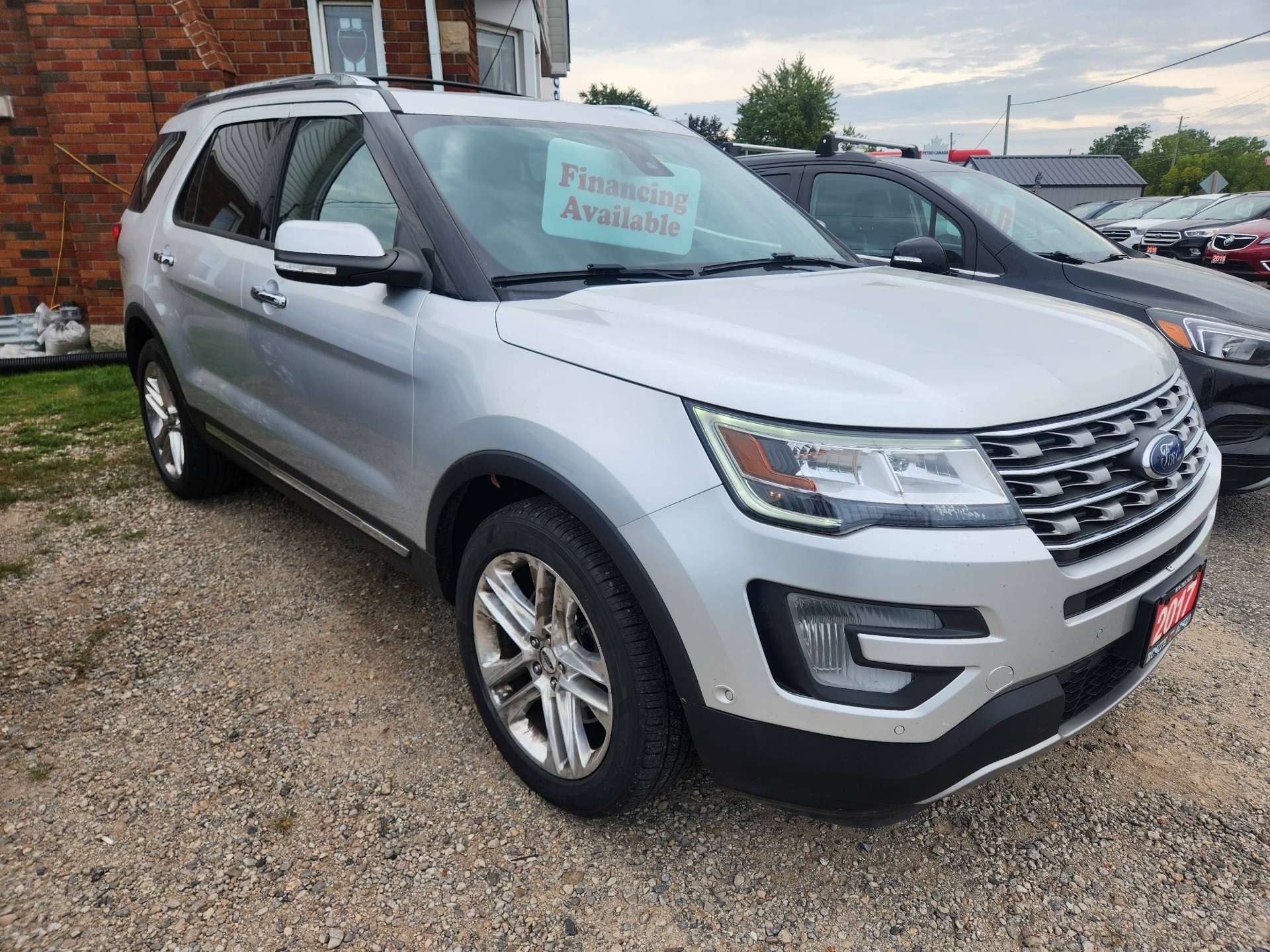 2017 Ford Explorer 4WD Limited|NEW TIRES|Massage Seats|No Accidents|P — снимка 3