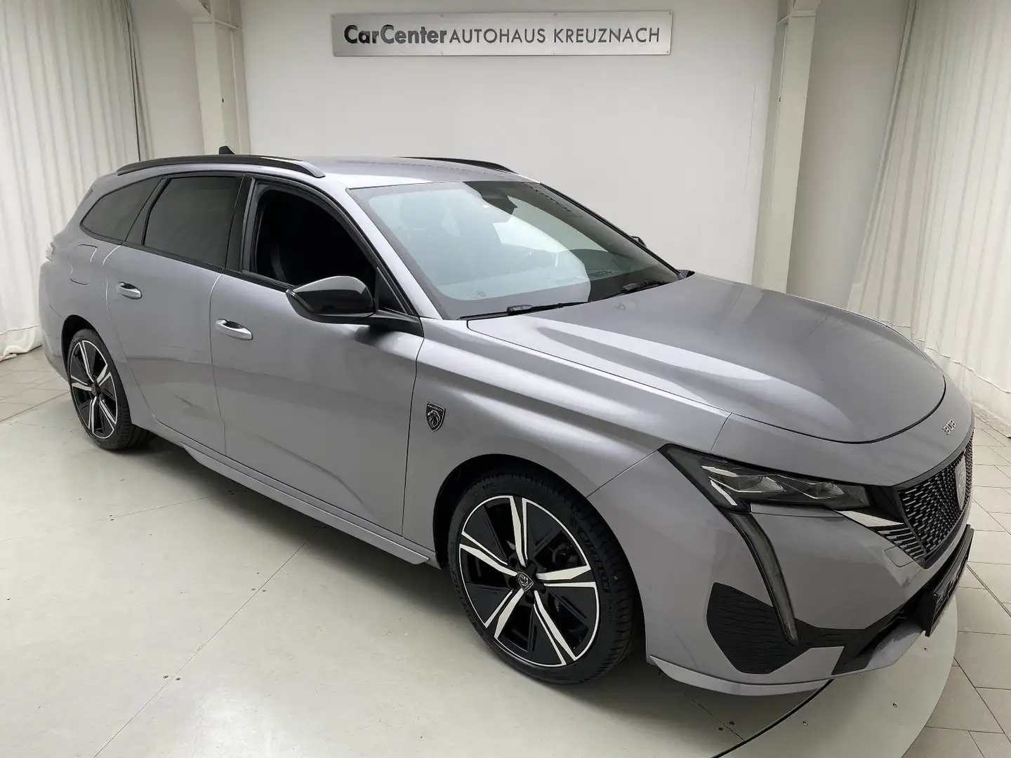 Peugeot 308 SW GT 1.2 Automatik LED ACC Navigation Grau - 1
