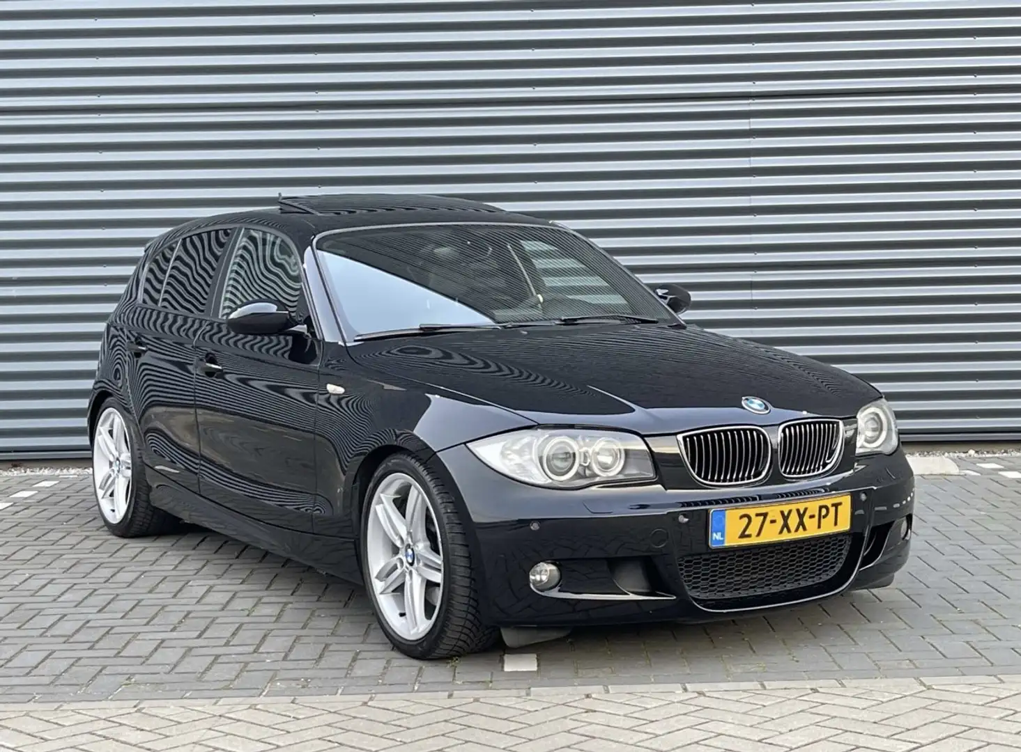 BMW 130 130i Cub Zwart - 2