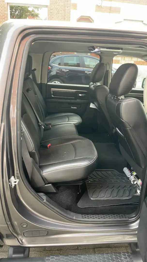 Dodge RAM sport 5.7 Gris - 1