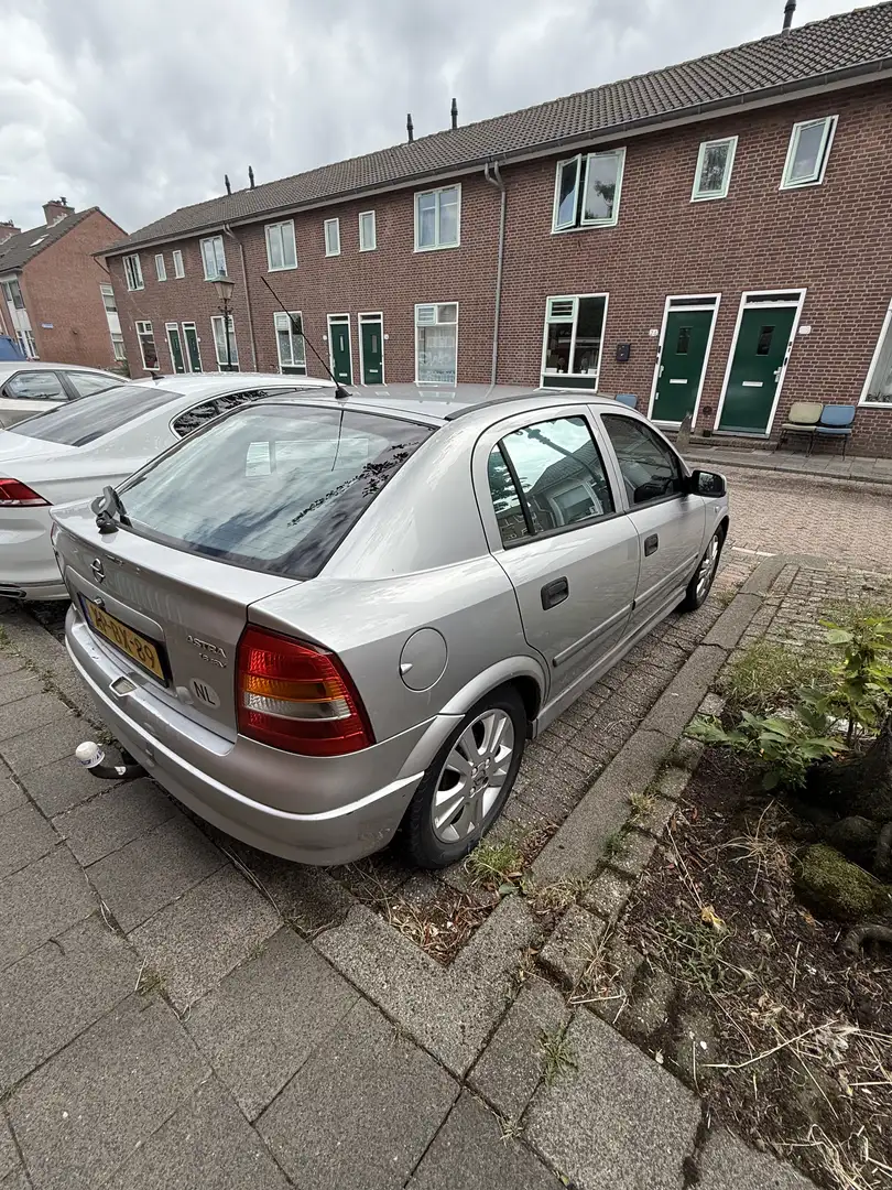 Opel Astra 1.6-16V Sport Grigio - 1