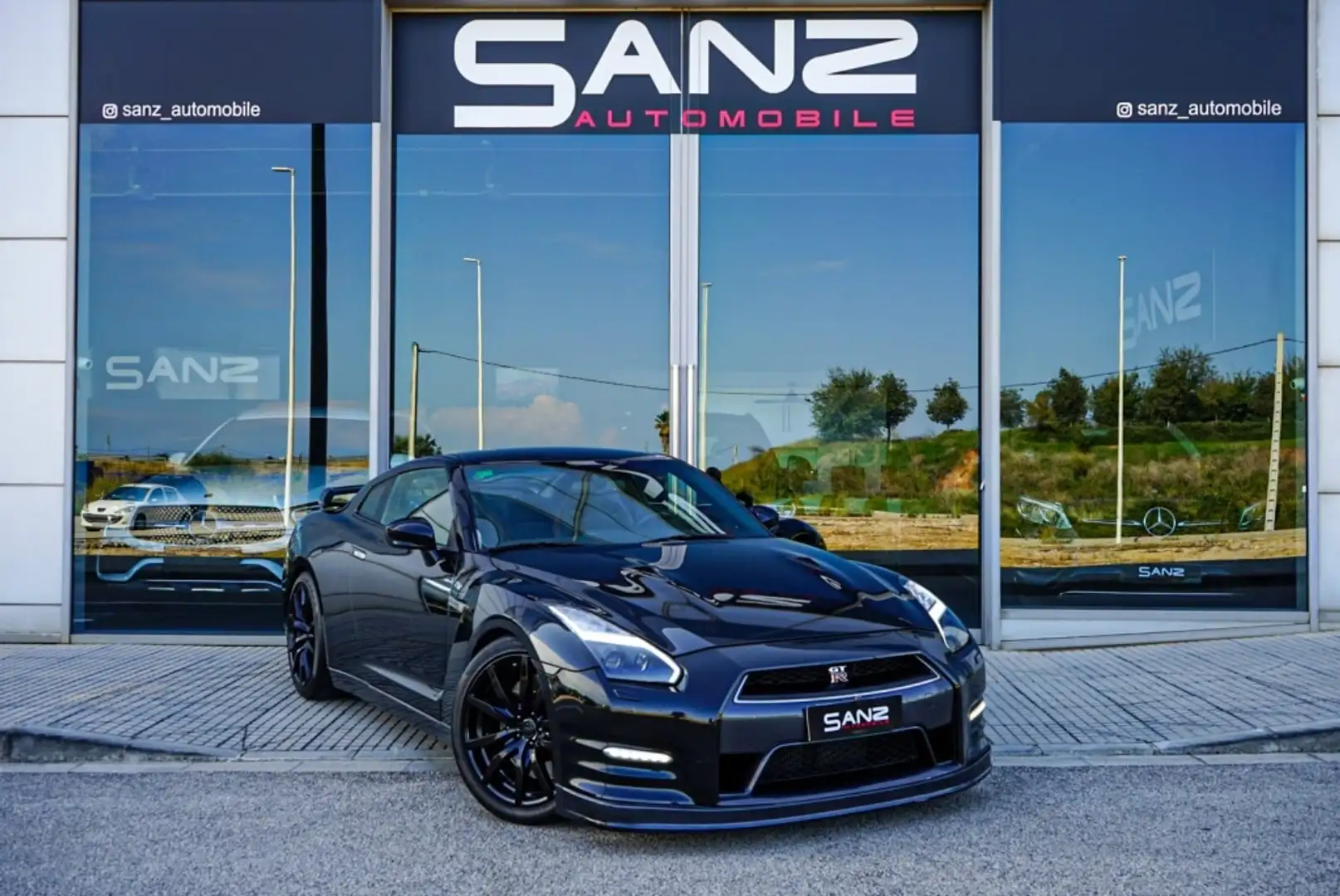 Nissan GT-R 3.8 V6 Black Edition Aut. Czarny - 1