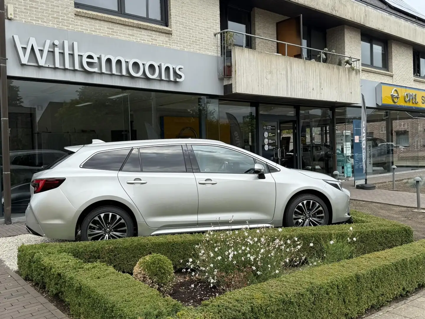 Toyota Corolla 1.8 Hybrid 140PK TEAM PLAYER DAGINSCHRIJVING!!!... Argent - 2