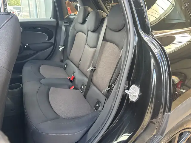 Mini Cooper Cooper view 11
