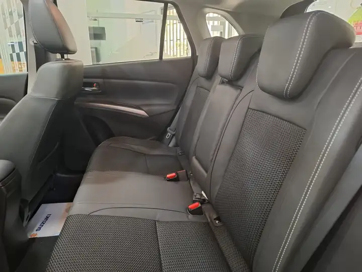 Suzuki S-Cross 2023, foto 13