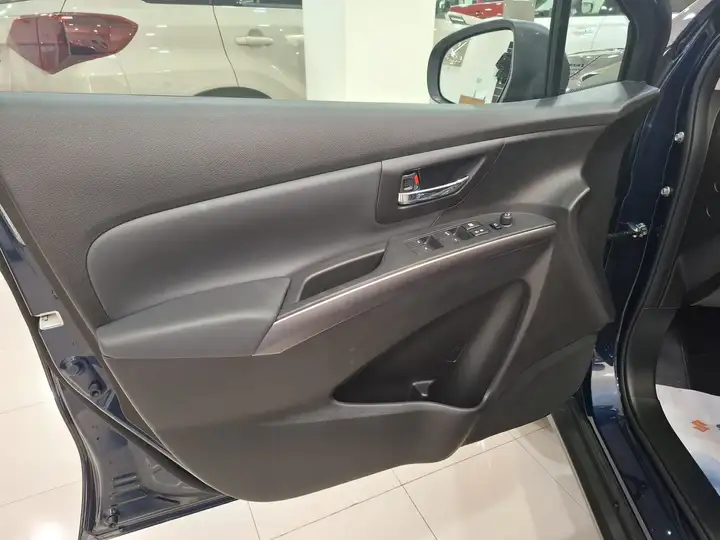 Suzuki S-Cross 2023, foto 8