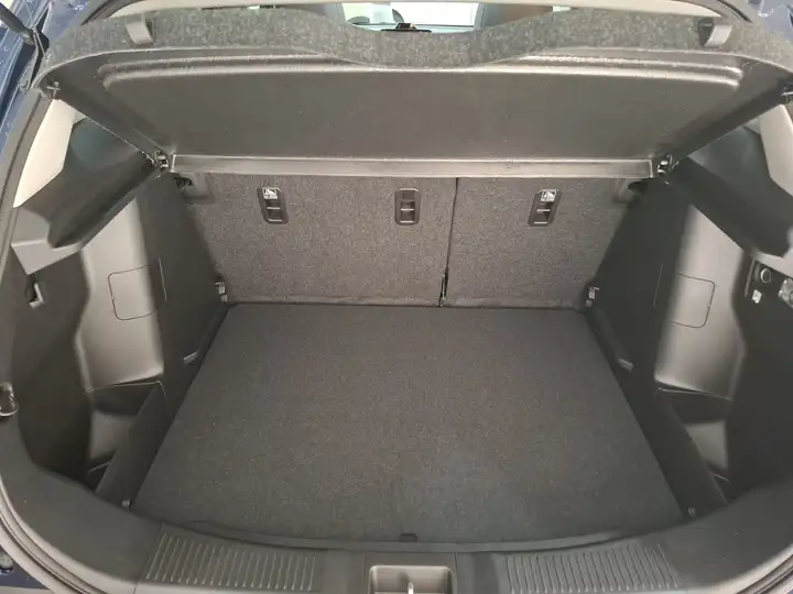 Suzuki S-Cross 2023, foto 15