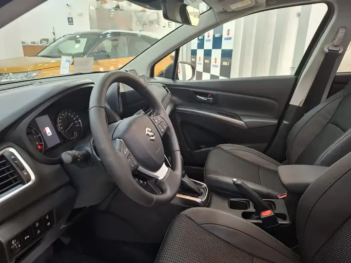 Suzuki S-Cross 2023, foto 9