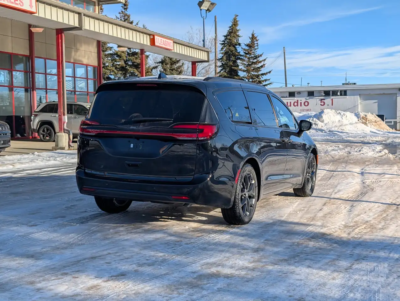 Chrysler Pacifica снимка Chrysler Pacifica