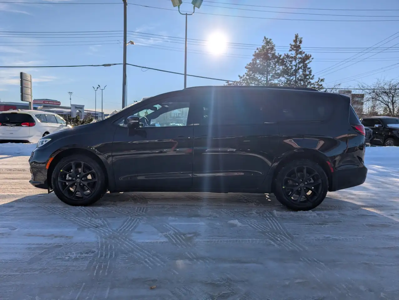 Chrysler Pacifica снимка Chrysler Pacifica