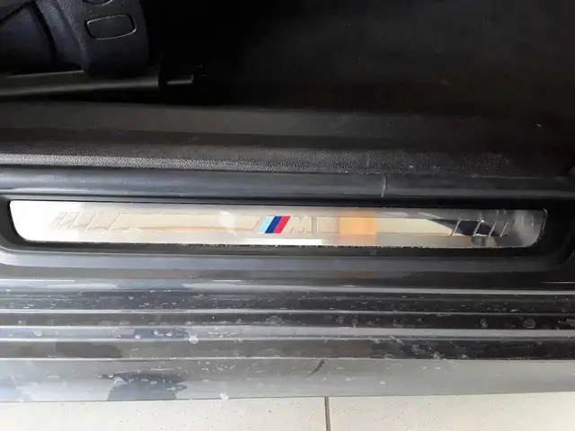 BMW 3 Series view 15