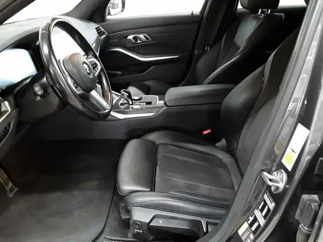 BMW 3 Series view 3