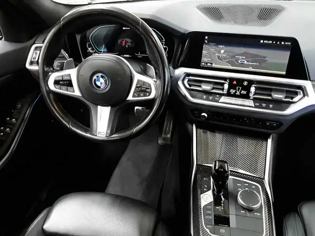 BMW 3 Series view 5