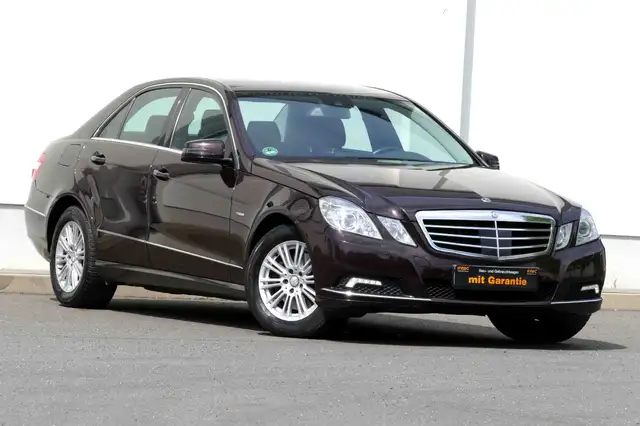 Mercedes-Benz E 350 CGI AUTOM.°LEDER°ABSTANDS°TÜV NEU°GARANTIE