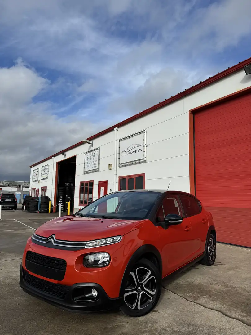 Citroen C3 1.2i 2018 59000km navi/led/applcrply/pdc Rood - 1