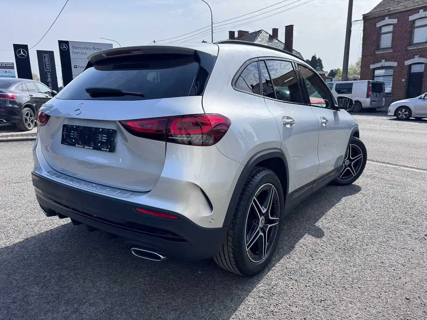 Mercedes-Benz GLA 200 d AMG Line - Pack Night Plateado - 2