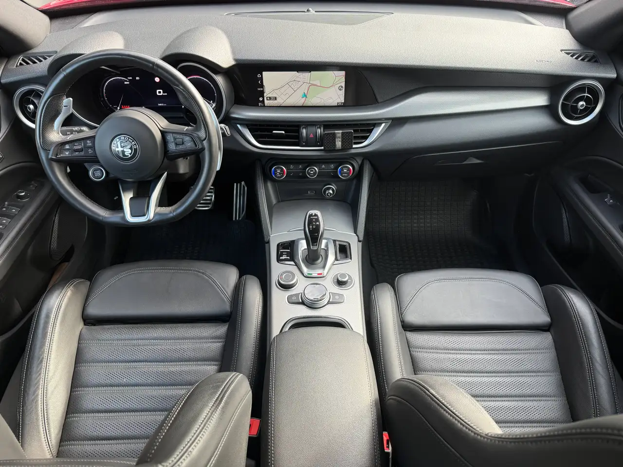 Alfa Romeo Stelvio 2023 — фото 9