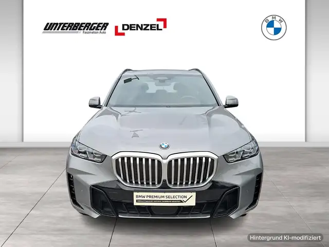 BMW X5 view 2