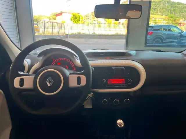 Renault Twingo view 11