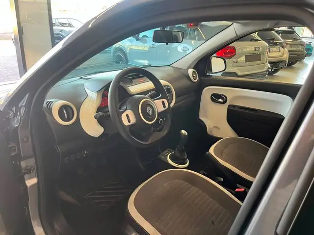 Renault Twingo view 9