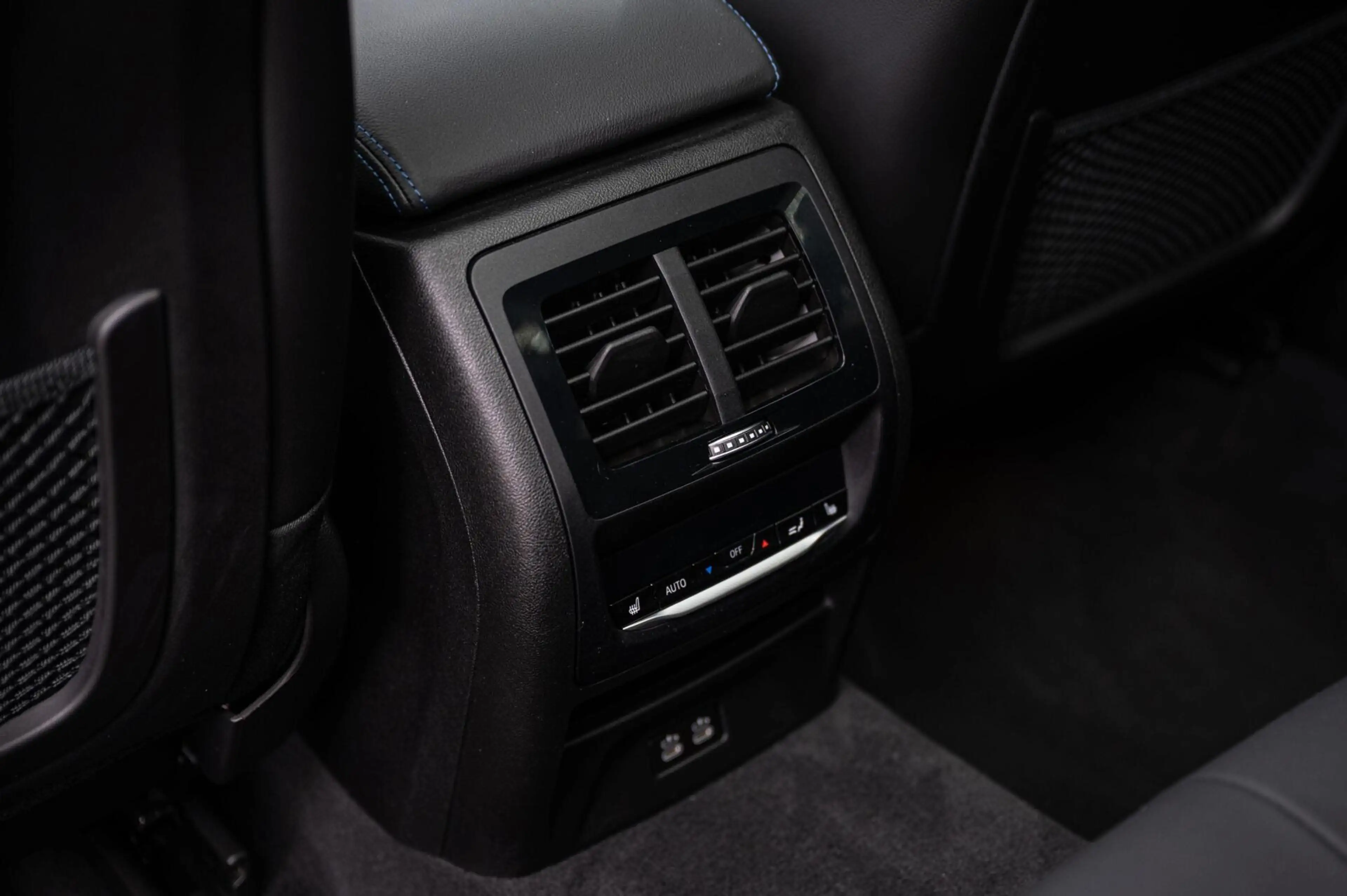 BMW X3 xDrive30e M-SPORT PANO TREKHAAK CAMERA LEDER — photo 23