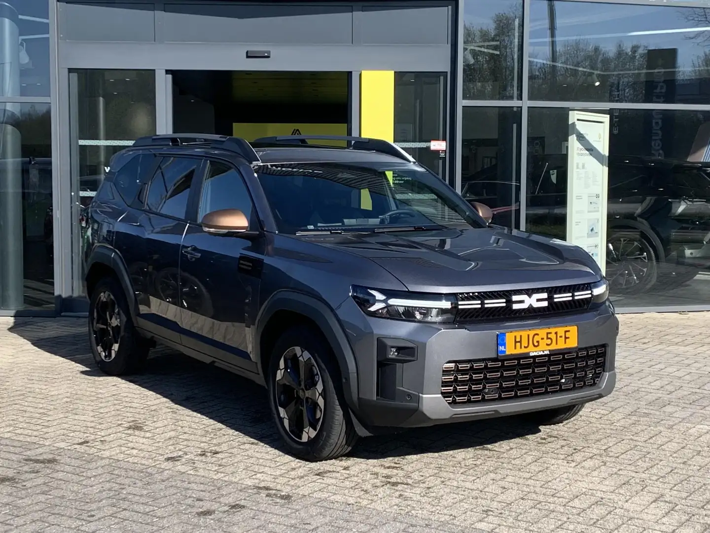 Dacia Bigster Mild Hybrid 4x4 130 Pk Journey | Rondom camera | V Grijs - 2