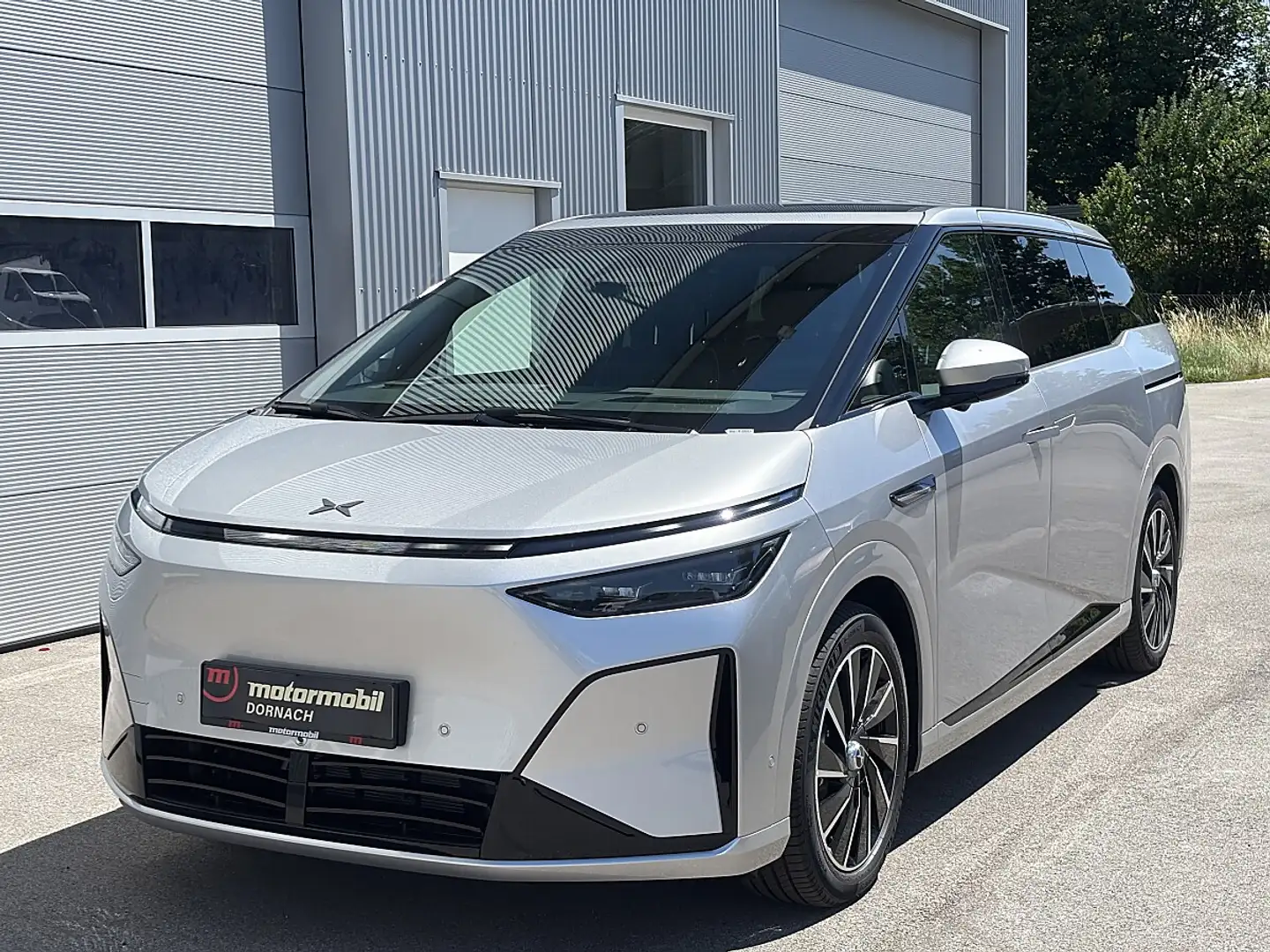 Xpeng Sonstige X9 Long Range FWD 110kWh Silber - 1