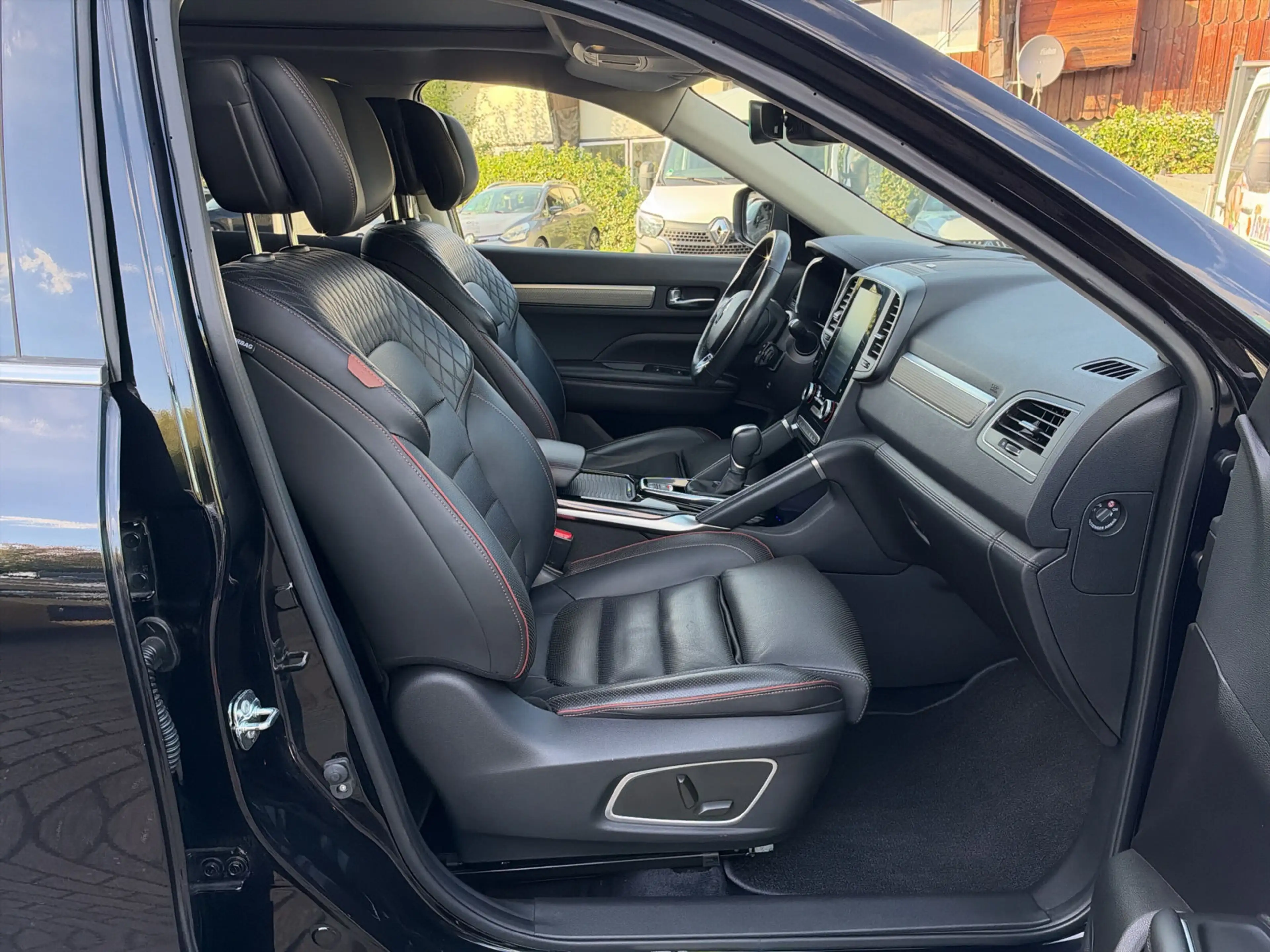 Renault Koleos INITIALE PARIS BLUE dCi 190 4WD Massage — photo 11