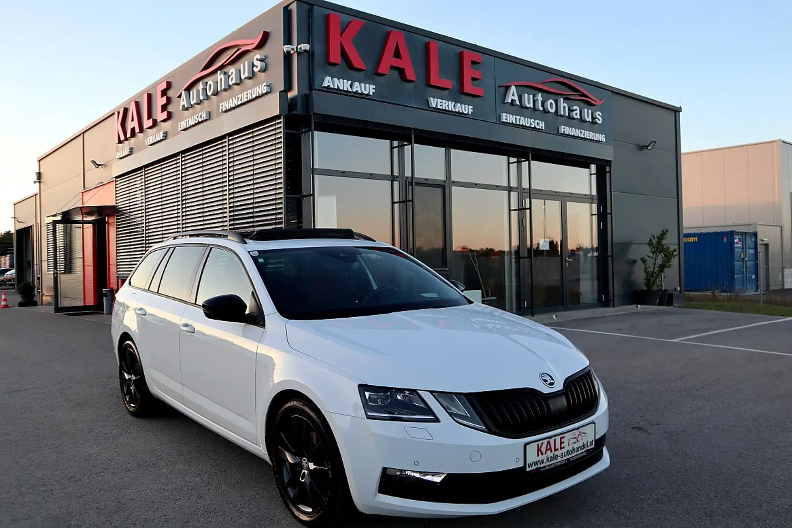 Skoda Octavia Combi 2,0 TDI Style Limited DSG *1.Besitz*Panor... Blanc - 1