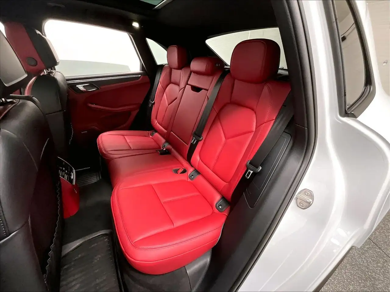 Porsche Macan снимка Porsche Macan
