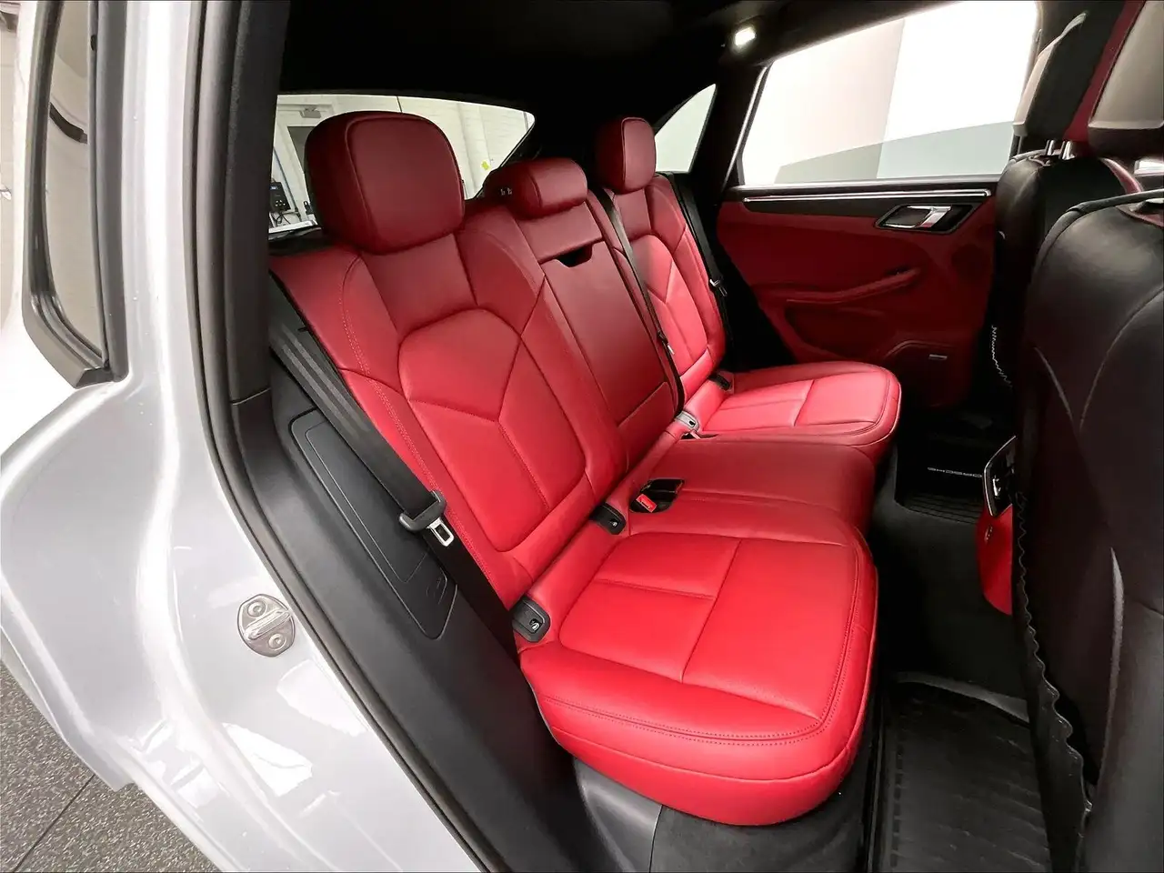 Porsche Macan снимка Porsche Macan